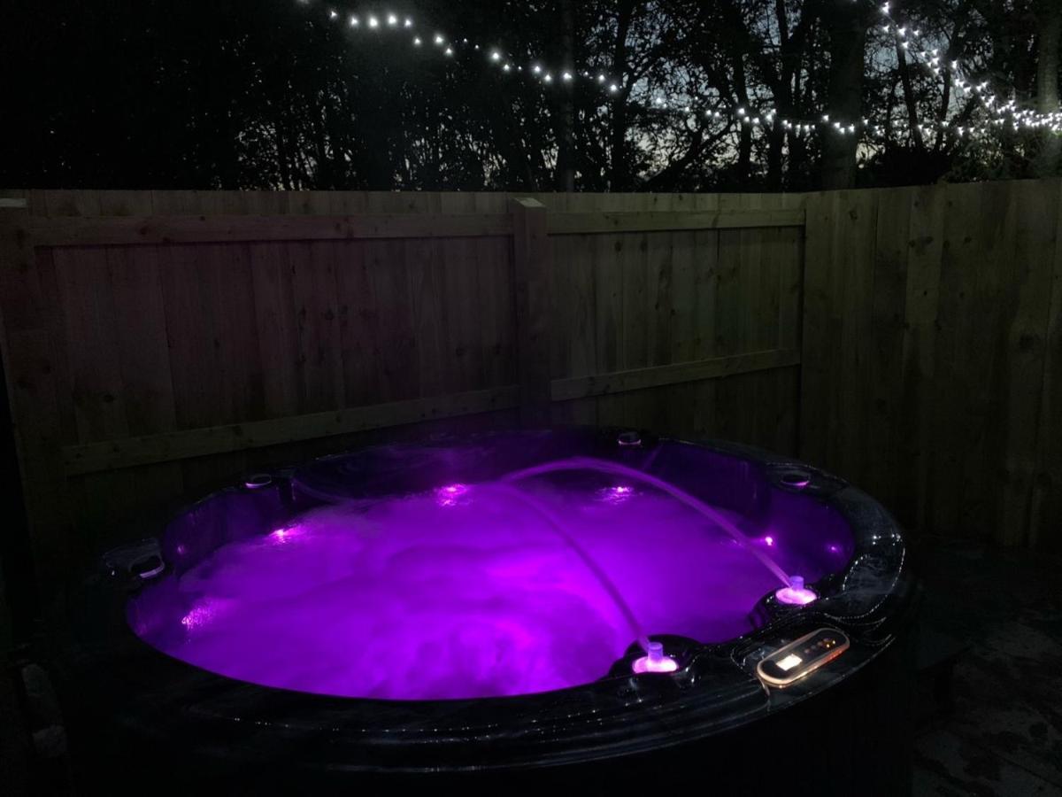 Lola Lodge - Luxury Hot Tub Retreat Newton on the Moor Εξωτερικό φωτογραφία