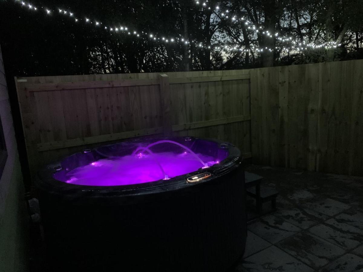 Lola Lodge - Luxury Hot Tub Retreat Newton on the Moor Εξωτερικό φωτογραφία